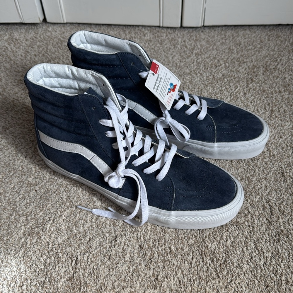 NWT Men’s VANS high tops shoes